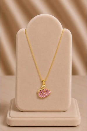 Pembe Taşlı Zarif Kuğu Figürlü Gold Kolye