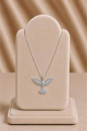 Taşlı Kanatlı Kuş Figürlü Silver Renk Çelik Kolye