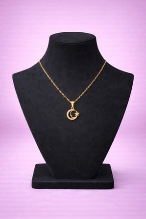 Ay Yıldız Figürlü Taşlı Gold Renk Kadın Kolye