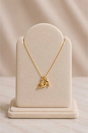 Minimal Esneyen Kedi Figürlü Gold Kolye