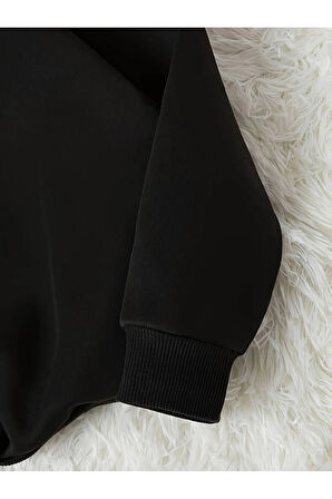 Kalp Baskılı Bisiklet Yaka Sweatshirt