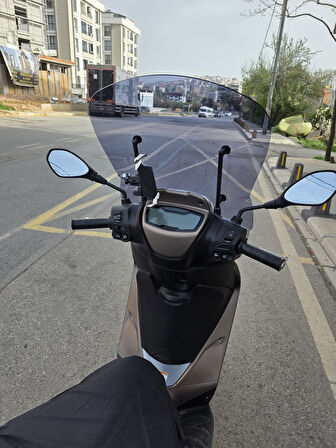 MOTOCAM Piaggio Medley S 150 Ön Cam 2021-2025 Model 54cm Açıkfüme Renkli APARATSIZ GÖNDERİLİR