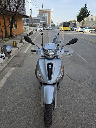 MOTOCAM Piaggio Medley S 150 Ön Cam 2021-2025 Model 56cm Şeffaf Renkli Elcikli APARATSIZ GÖNDERİLİR