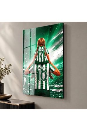 Kişiye Özel İsimli Baba Kız Temalı Yeşil Beyaz Taraftar Cam Tablo Örgülü Saçlı Kız Çocuk Tasarımı Tribün Atmosferli Duvar Dekoru