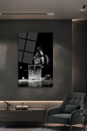 Siyah Beyaz Viski Dökme Temalı Şık Bar Konsepti Dekoratif Cam Tablo | Modern Dekorasyon Temalı Dekoratif Duvar Tablosu, Salon, ev ve ofis dekoru,