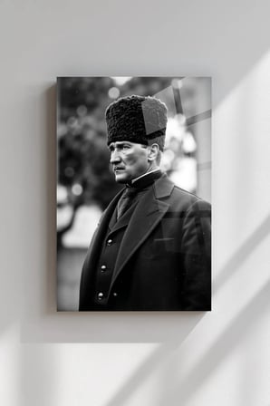 Atatürk Siyah Beyaz Kırılmaz Cam Tablo - Mustafa Kemal Portre Temperli Duvar Dekorasyonu Klasik Yatak Odası Salon Antre UV Baskılı