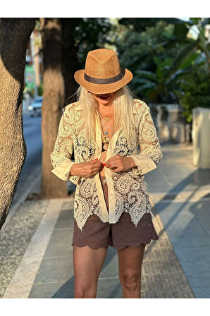 Kadın Beyaz Dantel İşlemeli Uzun Kollu Transparan Gömlek