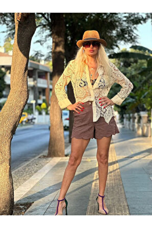 Kadın Beyaz Dantel İşlemeli Uzun Kollu Transparan Gömlek