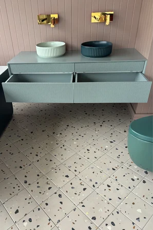 Mint Banyo Dolabı Seti-150 cm Çekmeceli Lake Banyo Dolabı - LED Aynalı Cam Raflı Lüks Modül