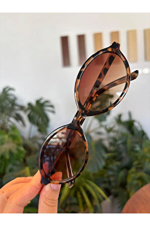 Miux Trend Kahvernegi degrade camlı Leopar renk çerçeve Trend Oval Güneş Gözlüğü