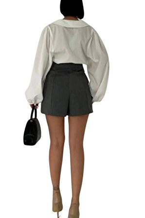 Düğme Detaylı Şık Midi Şort