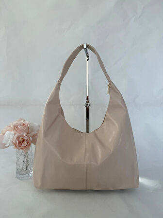 Kadın Omuz Çantası | Deri Görünümlü Geniş Kapasiteli Şık Günlük Çanta – Bordo / Bej / Siyah | Trend, Minimal ve Zarif Tasarım