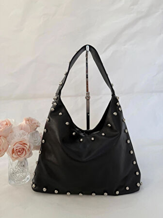  Metal Detaylı Kadın Omuz Çantası – Şık Deri Görünümlü Günlük ve Gece Kombinlerine Uygun Tasarım