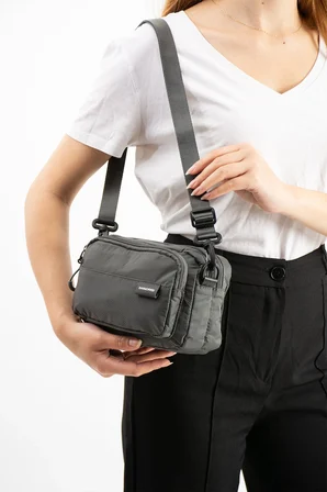 Unisex Koyu Gri 3 Bölmeli Suya Dayanıklı Paraşüt Kumaş Küçük Boy Çapraz Askılı Omuz Çantası Ssargın