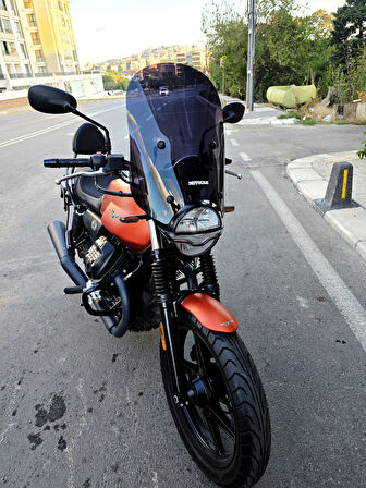 MOTOCAM Moto Guzzi V7 Stone Siperlik Ön Cam 2021-2023 Model 53cm Siyah Renkli 4mm APARATSIZDIR