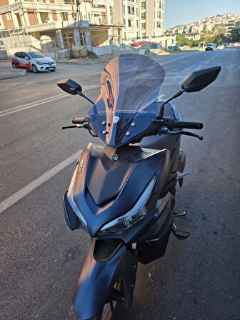 MOTOCAM Motolüx IST 34  Siperlik Ön Cam 2025 Model 43cm Füme Renkli 4mm KISA SPORTİF