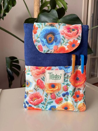 Mavi Somon Çiçek desenli Kitap Kılıfı Şık ve Koruyucu Cepli Kitap Kılıfı Çok Amaçlı Hediye 19x25 cm