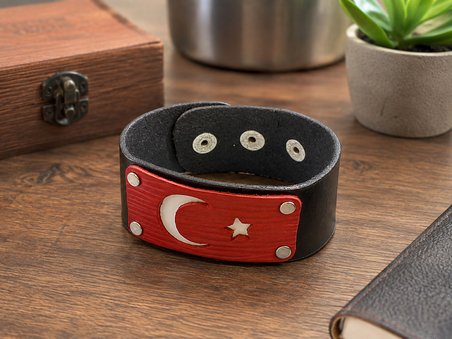 Ay Yıldızlı Siyah Deri Erkek Bileklik – Türk Bayrağı Tasarımlı Geniş Bileklik