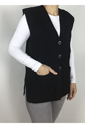 ÖNÜ DÜĞMELİ CEPLİ YÜNLÜ KISA ANNE YELEK