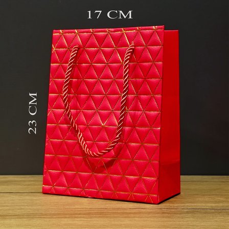 Evimdeyokyok Hediyelik Ürün Kırmızı Karton Çanta 23 x 17 cm Gold Desenli