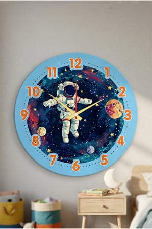 Çocuk Odası Duvar Saati / Astronot Uzay Temalı Duvar Saati / Uv Baskılı / 48 Cm
