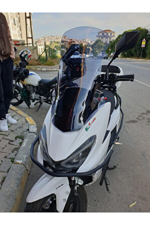 MOTOCAM Küba Newlight PRO Siperlik Ön Cam 2023-2025 Model 58cm açık füme Renkli 4mm ORİJİNAL BOYLU