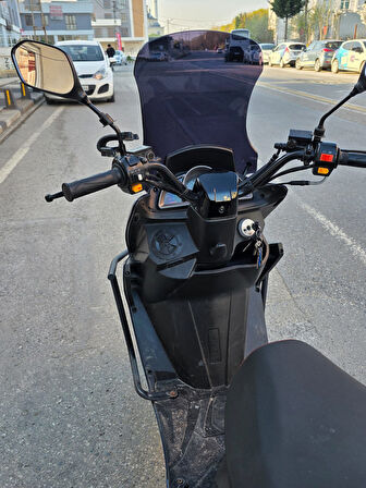 MOTOCAM RKS Newlight PRO Siperlik Ön Cam 2023-2025 Model 58cm Siyah Renkli 4mm ORİJİNAL BOYLU