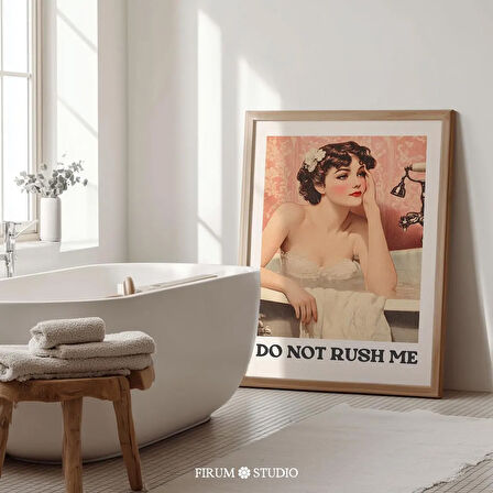 Komik Küvet Sanatı: Retro Banyo Mizahı, Pastel Şeftali (