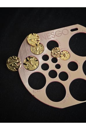 Tüy Model Gold metal düğme 3 Boy 3 Adet Büyük 4 adet orta 6 adet küçük (25mm 40 boy) (23mm 36 boy)(18 mm 28 boy)