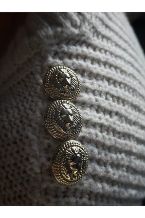 Kabartmalı Aslan Desenli 28mm 44 Boy Buyuk Gold Metal Düğme Seti 6 Adet - Kaban ve Ceket Aksesuarı