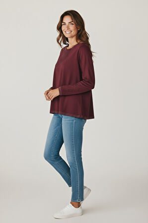 KADIN YAKA VE KOL AĞZI TAŞLI ETEK DESENLİ BLUZ