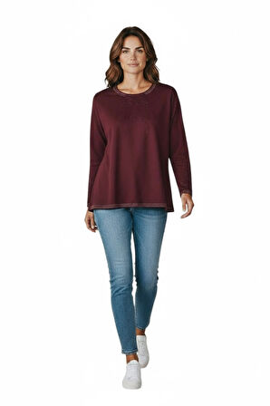 KADIN YAKA VE KOL AĞZI TAŞLI ETEK DESENLİ BLUZ