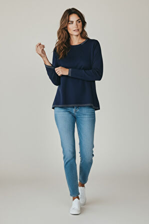 KADIN YAKA VE KOL AĞZI TAŞLI ETEK DESENLİ BLUZ