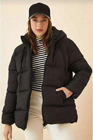 Kadın Kapüşonlu Kısa Şişme Mont