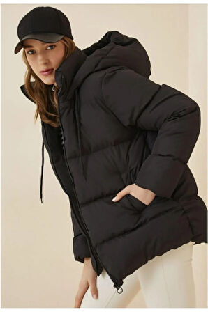 Kadın Kapüşonlu Kısa Şişme Mont