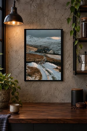 Karlı Kır Evi ve Yol Desenli Dekoratif MDF Tablo, Çerçeve Görünümlü Ahşap Poster
