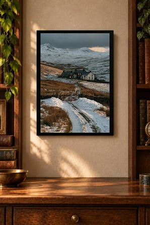 Karlı Kır Evi ve Yol Desenli Dekoratif MDF Tablo, Çerçeve Görünümlü Ahşap Poster