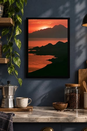 Kızıl Günbatımı ve Dağ Siluetleri Desenli Dekoratif MDF Tablo, Çerçeve Görünümlü Ahşap Poster