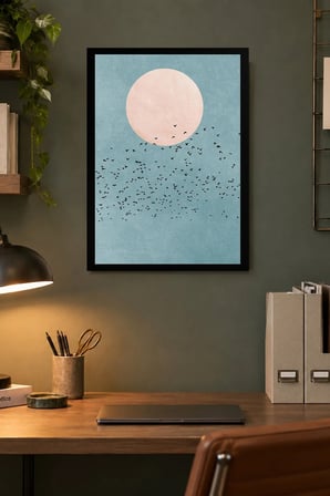 Pembe Ay ve Kuş Sürüsü Desenli Dekoratif MDF Tablo, Çerçeve Görünümlü Ahşap Poster