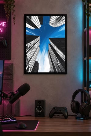 Gökdelenler Arasında Mavi Gökyüzü Desenli Dekoratif MDF Tablo, Çerçeve Görünümlü Ahşap Poster