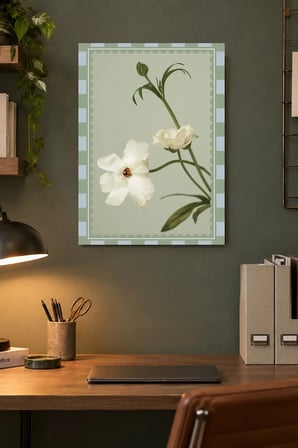 Beyaz Çiçekler ve Yeşil Fon Desenli Dekoratif MDF Tablo, Çerçeve Görünümlü Ahşap Poster