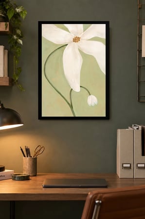 Beyaz Çiçek ve Soluk Yeşil Fon Desenli Dekoratif MDF Tablo, Çerçeve Görünümlü Ahşap Poster
