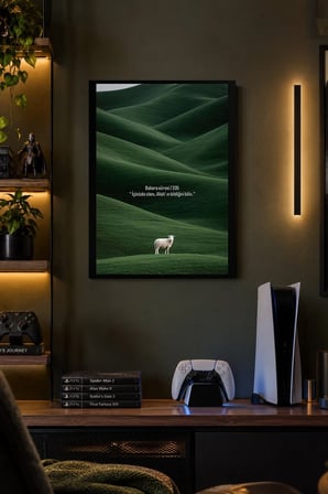 Yeşil Tepeler ve Beyaz Hayvan Figürü Desenli Dekoratif MDF Tablo, Çerçeve Görünümlü Ahşap Poster