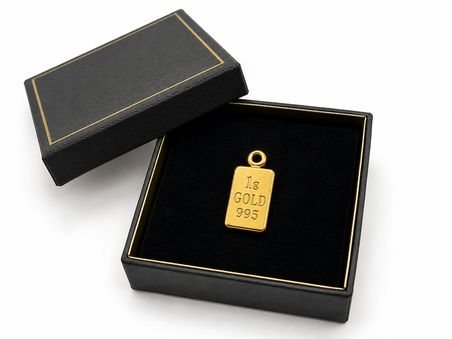 1g Gold 995 Yazılı Altın Renk Külçe Figürlü Kolye Ucu – Şık Metal Aksesuar