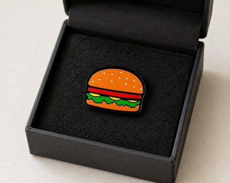 Hamburger Figürlü Renkli Rozet Pin – Eğlenceli Günlük Çanta Ceket Aksesuarı