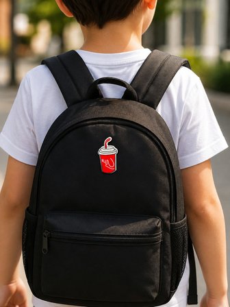 Kırmızı İçecek Bardağı Figürlü Metal Rozet – Eğlenceli Çanta ve Ceket Aksesuarı