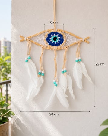 El Yapımı Göz Formlu Düş Kapanı – Bambu Detaylı Mavi Beyaz Tüylü Duvar Süsü