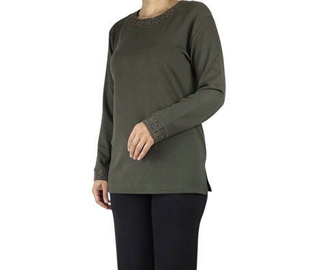 KADIN YAKA VE KOLAĞZI TAŞ İŞLEMELİ MEVSİMLİK BLUZ