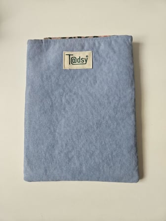 Papatya mavi desenli Kitap Kılıfı Şık ve Koruyucu Cepli Kitap Kılıfı Çok Amaçlı Çanta 19x25 cm