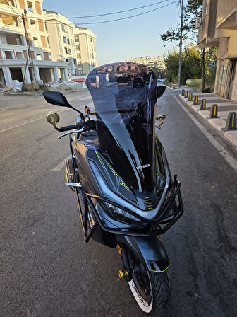 MOTOCAM Honda PCX Siperlik Ön Cam 2025 Model 66cm Siyah Renkli 4mm